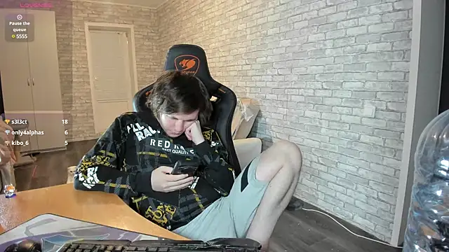 Snapshot of iliaskrislove chatting on 03-15-25, 07:27 iliaskrislove online show from 03-15-25, 07:27