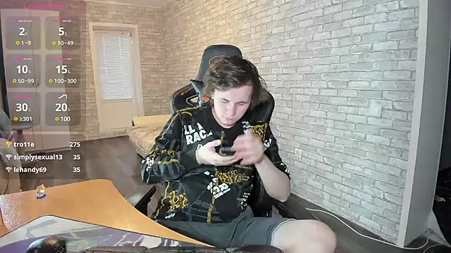 Snapshot of iliaskrislove chatting on 03-16-25, 01:38 iliaskrislove online show from 03-16-25, 01:38