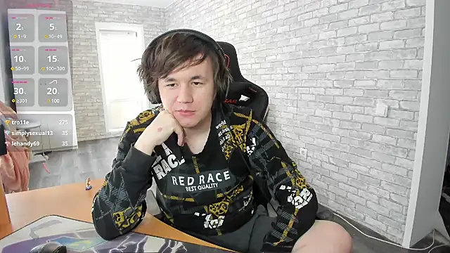 Snapshot of iliaskrislove chatting on 03-17-25, 08:51 iliaskrislove online show from 03-17-25, 08:51