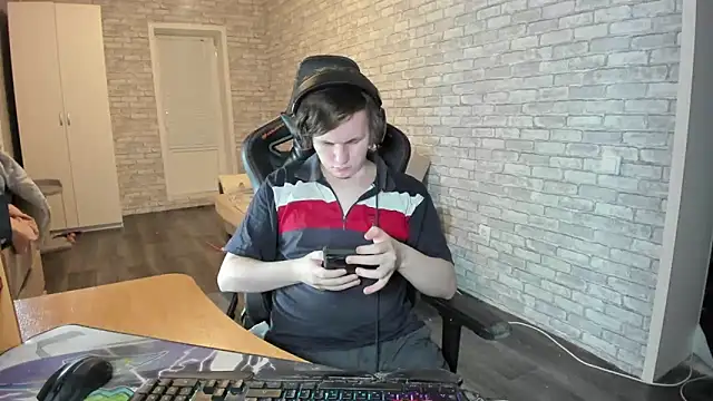 Snapshot of iliaskrislove chatting on 03-19-25, 08:11 iliaskrislove online show from 03-19-25, 08:11