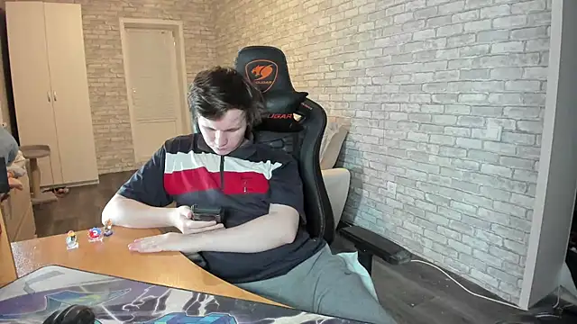 Snapshot of iliaskrislove chatting on 03-21-25, 09:45 iliaskrislove online show from 03-21-25, 09:45