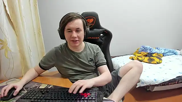 Snapshot of iliaskrislove chatting on 09-21-25, 04:41 iliaskrislove online show from 09-21-25, 04:41