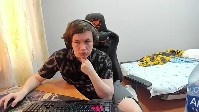 Snapshot of iliaskrislove chatting on 09-23-25, 09:45 iliaskrislove online show from 09-23-25, 09:45