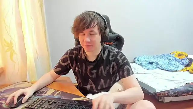 Snapshot of iliaskrislove chatting on 09-25-25, 12:20 iliaskrislove online show from 09-25-25, 12:20