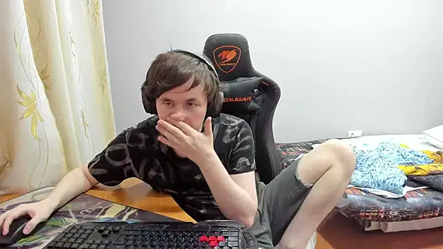 Snapshot of iliaskrislove chatting on 09-26-25, 04:11 iliaskrislove online show from 09-26-25, 04:11