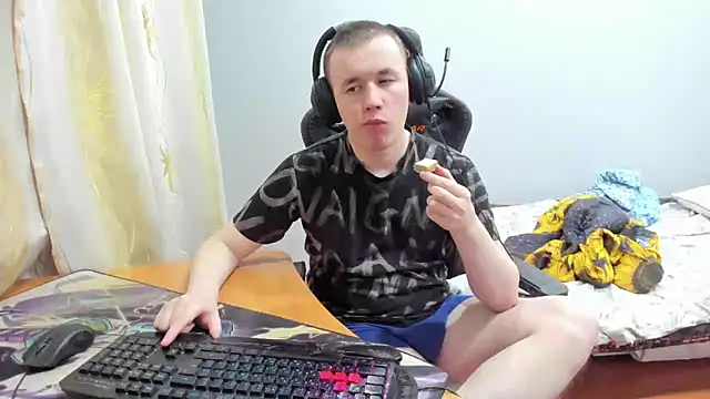 Snapshot of iliaskrislove chatting on 10-08-25, 09:34 iliaskrislove online show from 10-08-25, 09:34