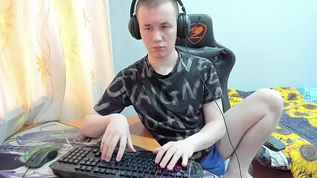 Snapshot of iliaskrislove chatting on 10-11-25, 03:39 iliaskrislove online show from 10-11-25, 03:39