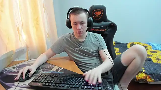 Snapshot of iliaskrislove chatting on 10-17-25, 04:37 iliaskrislove online show from 10-17-25, 04:37