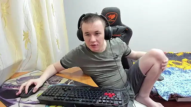 Snapshot of iliaskrislove chatting on 10-18-25, 04:52 iliaskrislove online show from 10-18-25, 04:52