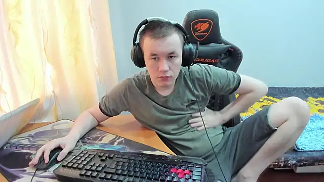 Snapshot of iliaskrislove chatting on 10-21-25, 09:43 iliaskrislove online show from 10-21-25, 09:43