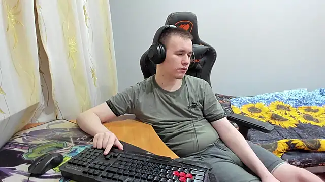 Snapshot of iliaskrislove chatting on 10-22-25, 10:20 iliaskrislove online show from 10-22-25, 10:20