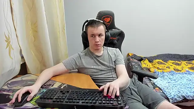 Snapshot of iliaskrislove chatting on 10-30-25, 01:01 iliaskrislove online show from 10-30-25, 01:01