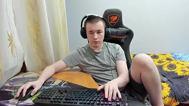 Snapshot of iliaskrislove chatting on 10-31-25, 02:34 iliaskrislove online show from 10-31-25, 02:34