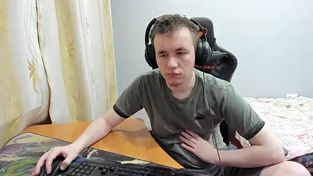 Snapshot of iliaskrislove chatting on 11-13-25, 09:47 iliaskrislove online show from 11-13-25, 09:47