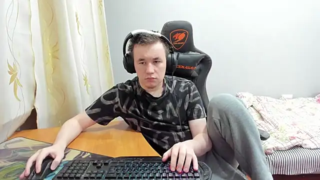 Snapshot of iliaskrislove chatting on 11-20-25, 01:06 iliaskrislove online show from 11-20-25, 01:06