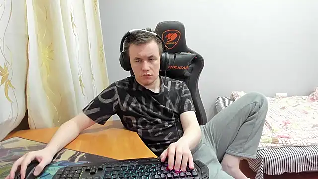 Snapshot of iliaskrislove chatting on 11-20-25, 01:11 iliaskrislove online show from 11-20-25, 01:11