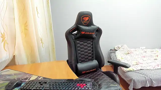 Snapshot of iliaskrislove chatting on 11-22-25, 07:51 iliaskrislove online show from 11-22-25, 07:51