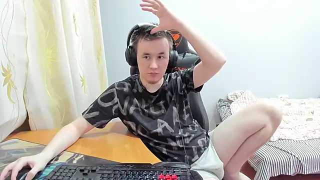 Snapshot of iliaskrislove chatting on 11-22-25, 07:57 iliaskrislove online show from 11-22-25, 07:57