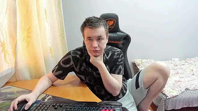 Snapshot of iliaskrislove chatting on 11-23-25, 08:36 iliaskrislove online show from 11-23-25, 08:36