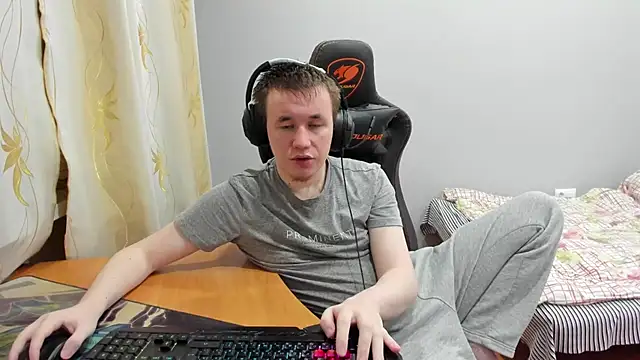 Snapshot of iliaskrislove chatting on 11-24-25, 02:28 iliaskrislove online show from 11-24-25, 02:28