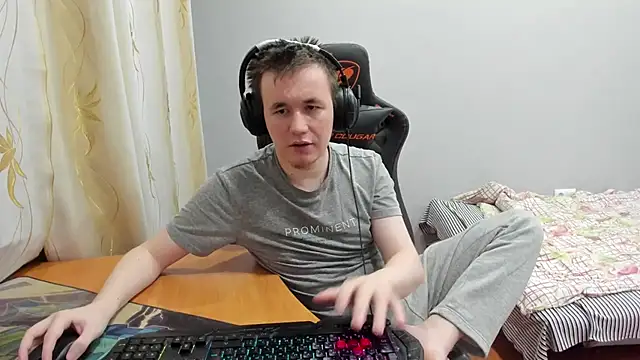 Snapshot of iliaskrislove chatting on 11-25-25, 02:39 iliaskrislove online show from 11-25-25, 02:39