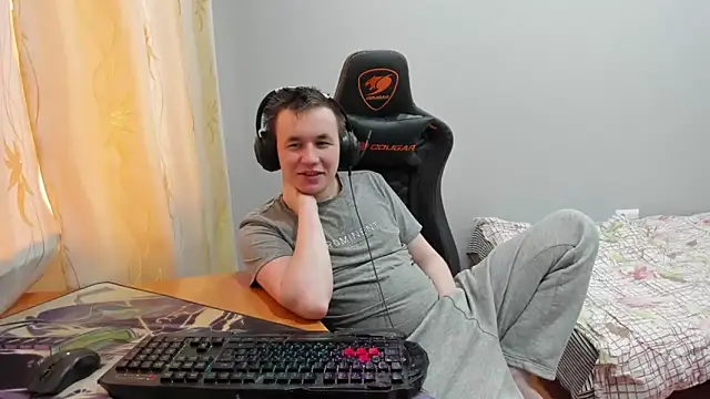 Snapshot of iliaskrislove chatting on 11-27-25, 07:32 iliaskrislove online show from 11-27-25, 07:32