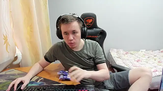 Snapshot of iliaskrislove chatting on 12-04-25, 05:39 iliaskrislove online show from 12-04-25, 05:39