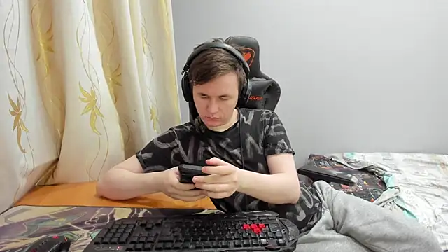 iliaskrislove online show from 06-11-26, 08:51