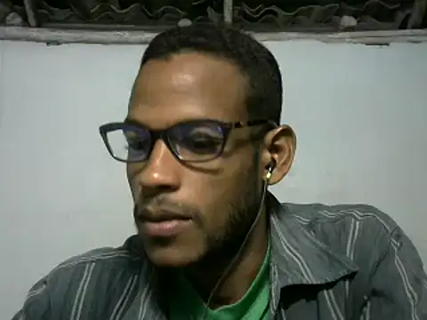 Snapshot of michel_sc chatting on 03-19-25, 05:19 michel sc online show from 03-19-25, 05:19