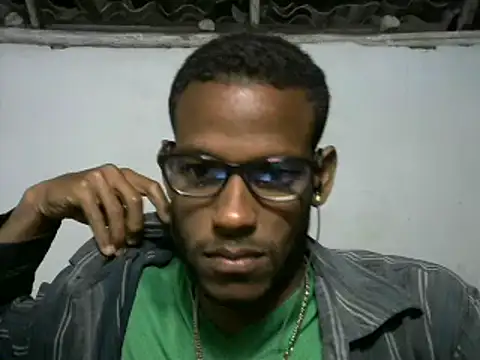 Snapshot of michel_sc chatting on 03-21-25, 03:55 michel sc online show from 03-21-25, 03:55