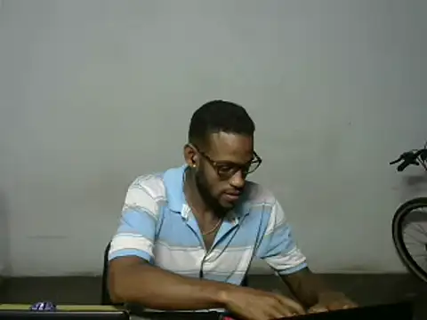 Snapshot of michel_sc chatting on 10-26-25, 05:24 michel sc online show from 10-26-25, 05:24