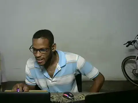 Snapshot of michel_sc chatting on 11-04-25, 09:52 michel sc online show from 11-04-25, 09:52