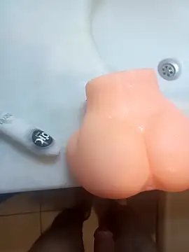 Snapshot of Fuckbyboy chatting on 01-01-25, 09:49 Fuckbyboy online show from 01-01-25, 09:49