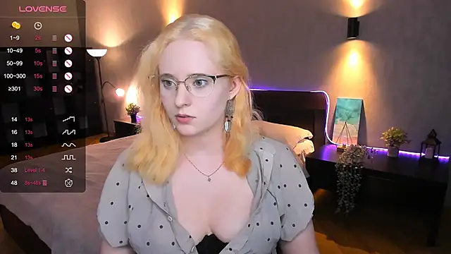 Aemilia  online show from 01-24-25, 12:31