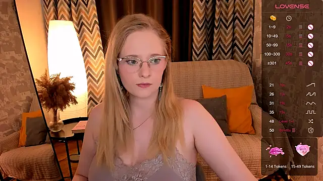 Aemilia  online show from 10-06-25, 08:23