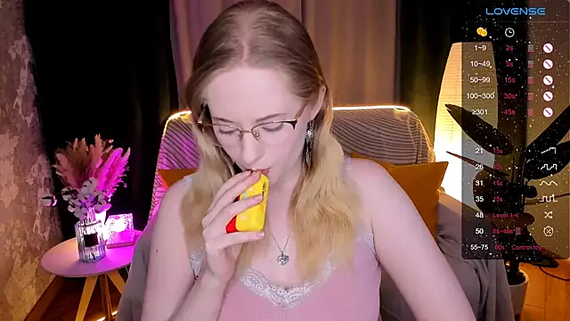 Aemilia  online show from 02-17-26, 02:41