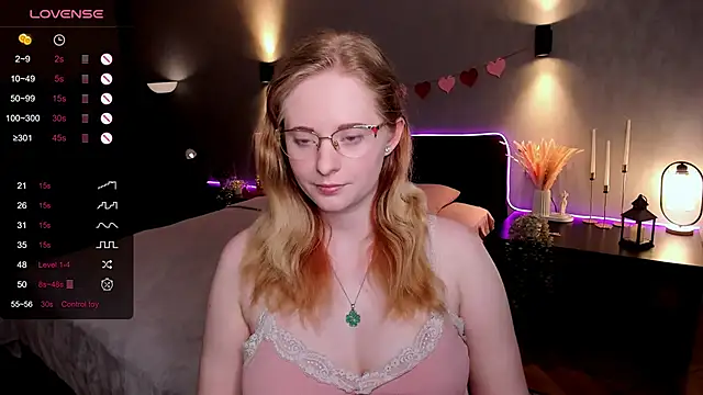 Snapshot of Aemilia_ chatting on 06-12-26, 08:35 Aemilia online show from 06-12-26, 08:35