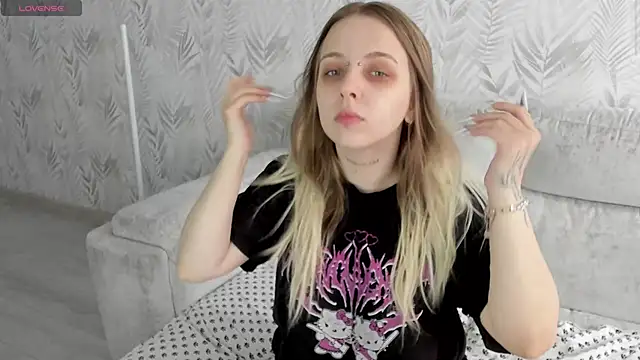 Alice Halle online show from 04-15-26, 10:11