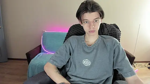 Snapshot of Liam_sexy1 chatting on 12-22-24, 07:54 Liam sexy1 online show from 12-22-24, 07:54