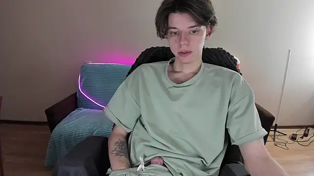 Snapshot of Liam_sexy1 chatting on 01-08-25, 04:55 Liam sexy1 online show from 01-08-25, 04:55