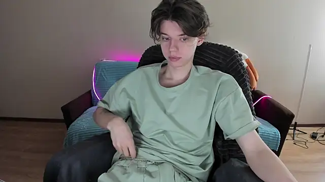 Snapshot of Liam_sexy1 chatting on 01-09-25, 08:24 Liam sexy1 online show from 01-09-25, 08:24