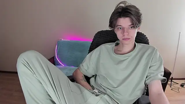 Snapshot of Liam_sexy1 chatting on 01-13-25, 04:50 Liam sexy1 online show from 01-13-25, 04:50