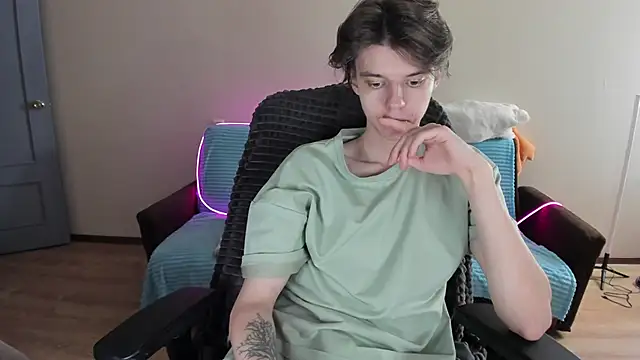 Snapshot of Liam_sexy1 chatting on 01-14-25, 02:11 Liam sexy1 online show from 01-14-25, 02:11