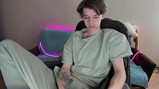 Snapshot of Liam_sexy1 chatting on 01-24-25, 08:13 Liam sexy1 online show from 01-24-25, 08:13