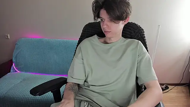 Snapshot of Liam_sexy1 chatting on 02-14-25, 07:17 Liam sexy1 online show from 02-14-25, 07:17