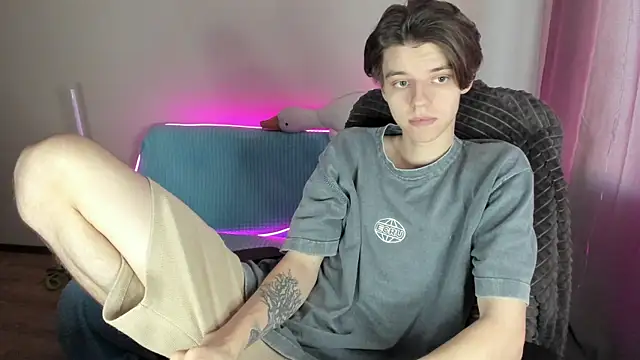 Snapshot of Liam_sexy1 chatting on 02-19-25, 02:23 Liam sexy1 online show from 02-19-25, 02:23