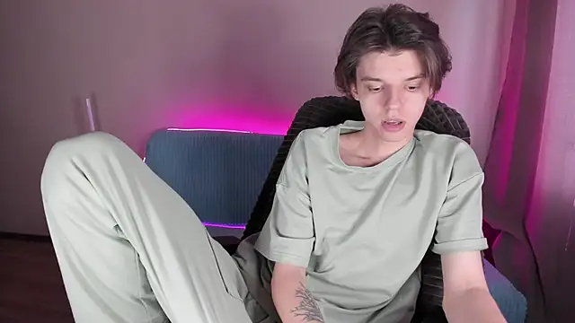 Snapshot of Liam_sexy1 chatting on 02-21-25, 02:06 Liam sexy1 online show from 02-21-25, 02:06