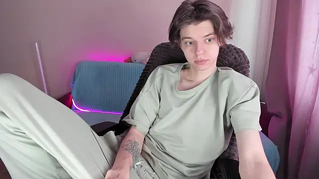 Snapshot of Liam_sexy1 chatting on 02-26-25, 08:26 Liam sexy1 online show from 02-26-25, 08:26