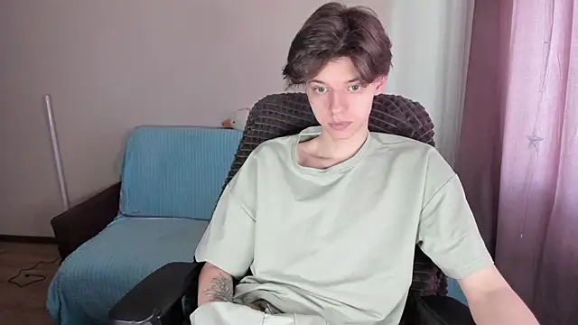 Snapshot of Liam_sexy1 chatting on 03-11-25, 08:20 Liam sexy1 online show from 03-11-25, 08:20