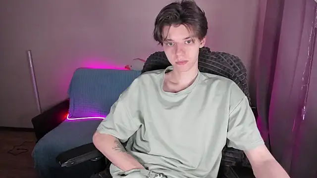 Snapshot of Liam_sexy1 chatting on 03-12-25, 03:07 Liam sexy1 online show from 03-12-25, 03:07